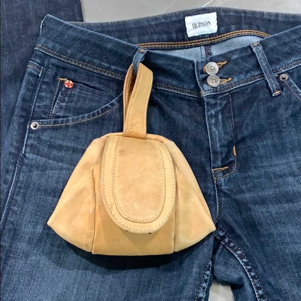 Chaos belt bag. Tan leather.